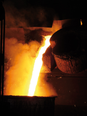 Pouring stream at an automatic casting machine