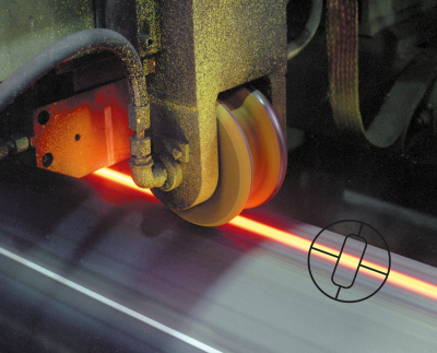 A correct measurement can be made as long as the wire oscillates within the measurement area.